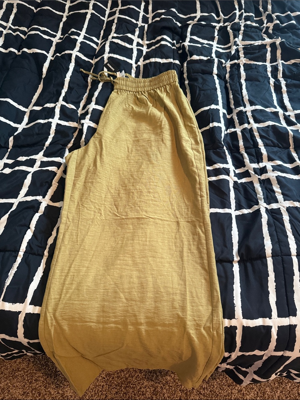 Express Olive Wide-Leg Drawstring Pants - Picture 3 of 3